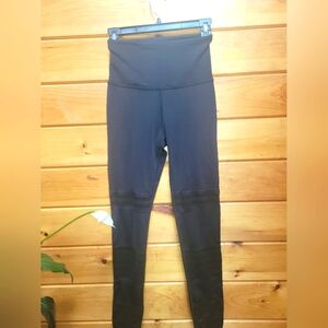 Beyond Yoga Small Black Leggings With Cut Out Detail Size Small